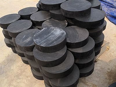 福清市板式橡胶支座由若干层橡胶片与薄钢板经加压硫化